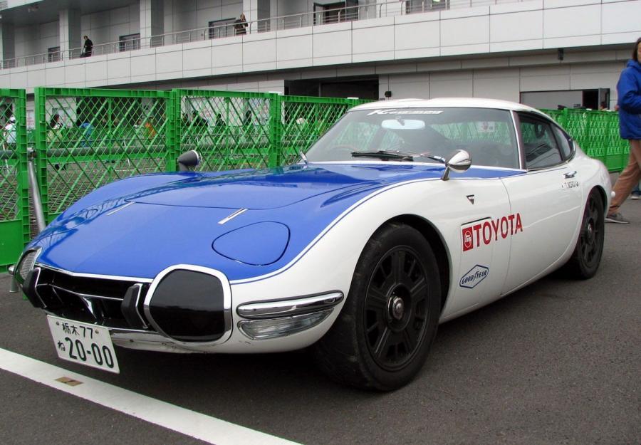  Toyota 2000GT 1967 года  (фото 2 из 27)